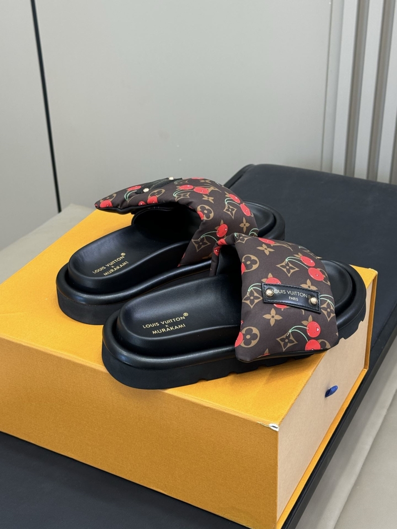 l0vis Vvtt0n slippers